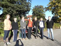 Auftaktbesucher mit Bürgermeisterin (3. von rechts)